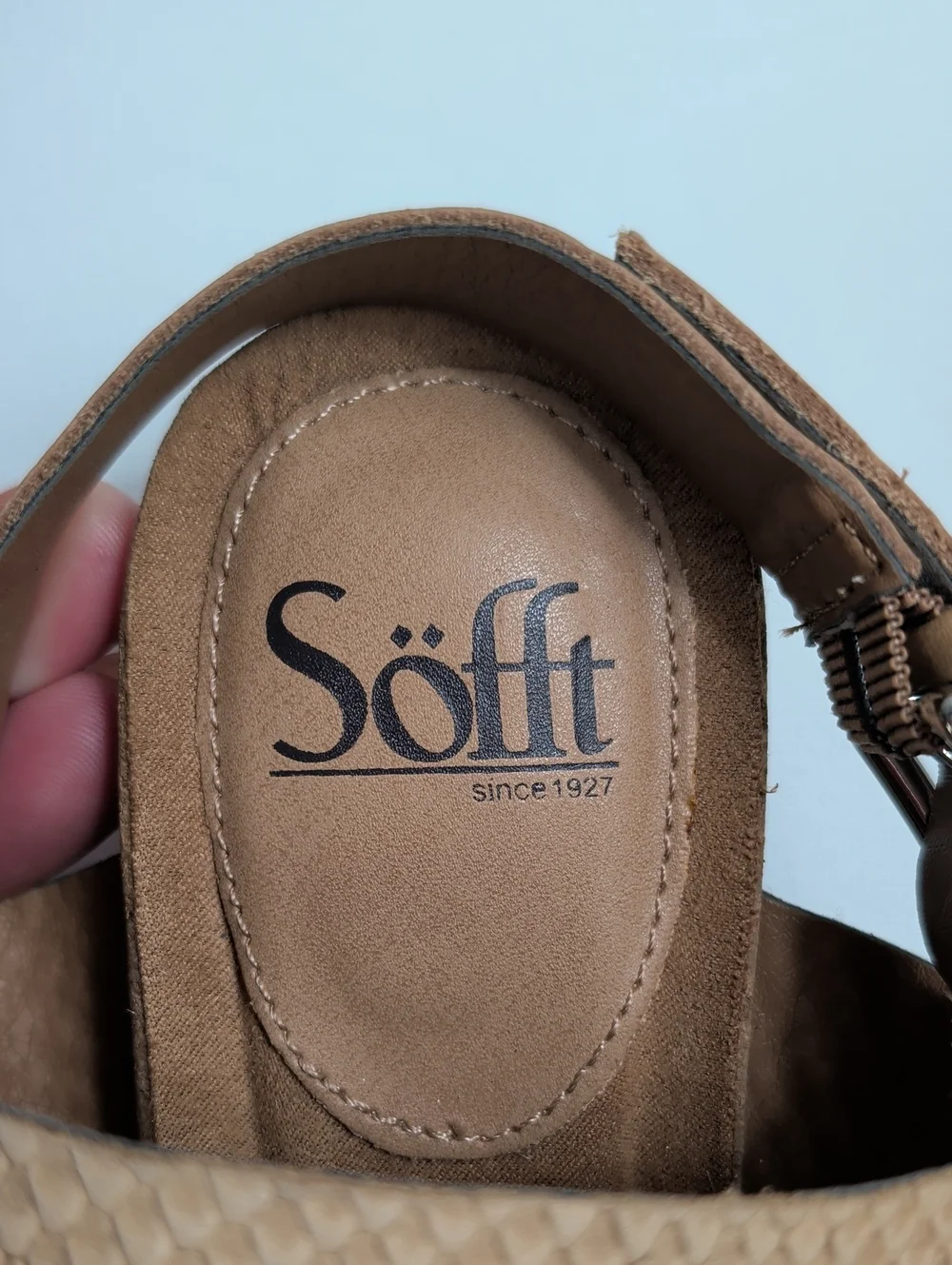 Sofft Tan Sandal Wedges Size 7.5